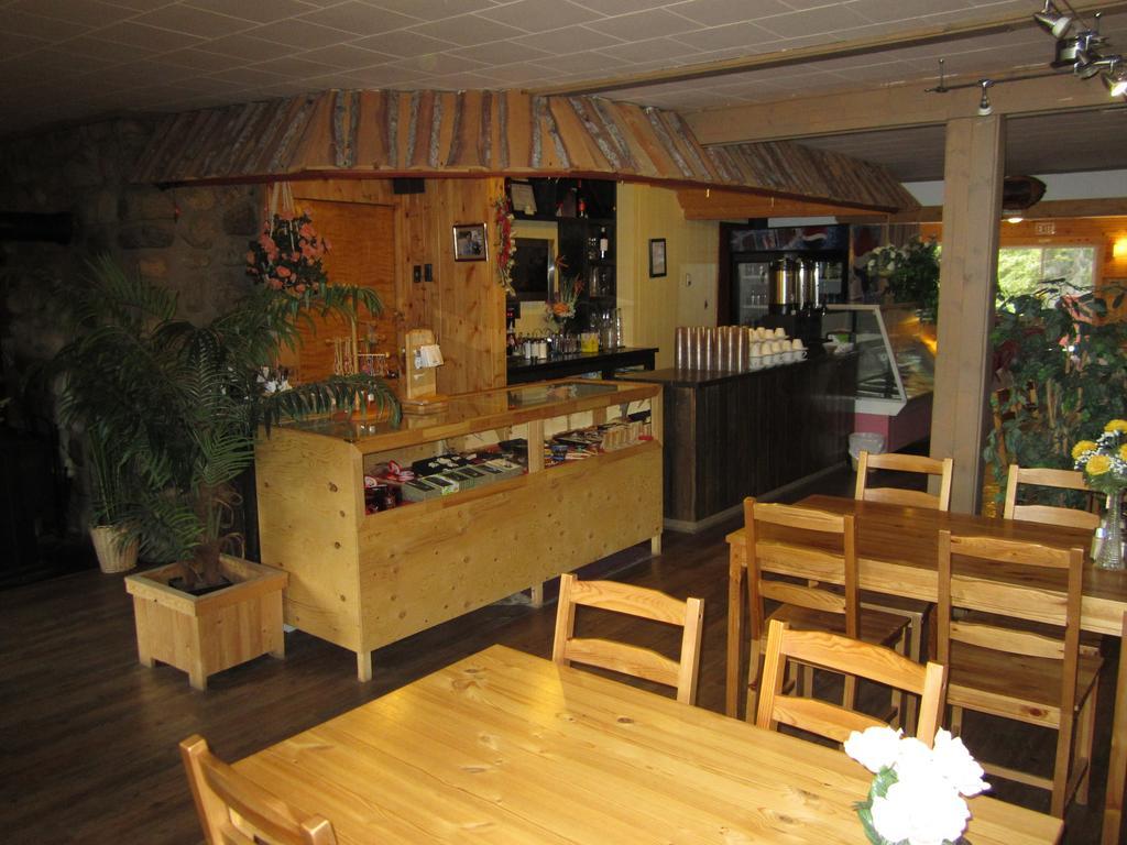 Spirit Lake Lodge Whitehorse Exteriör bild