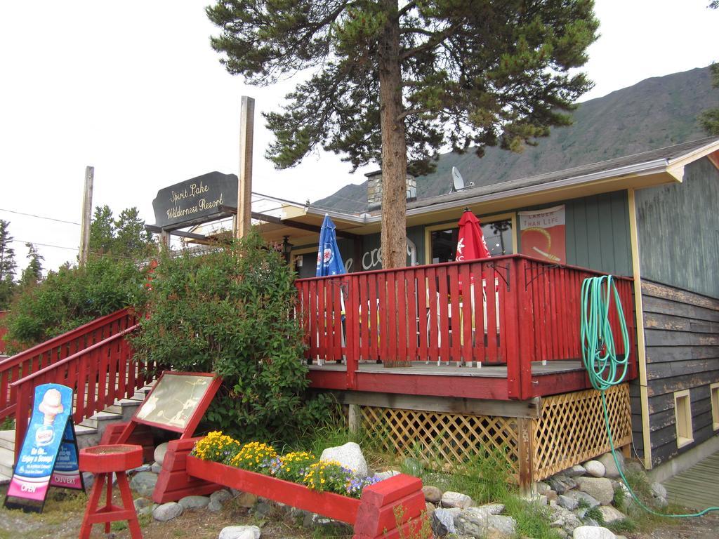 Spirit Lake Lodge Whitehorse Exteriör bild