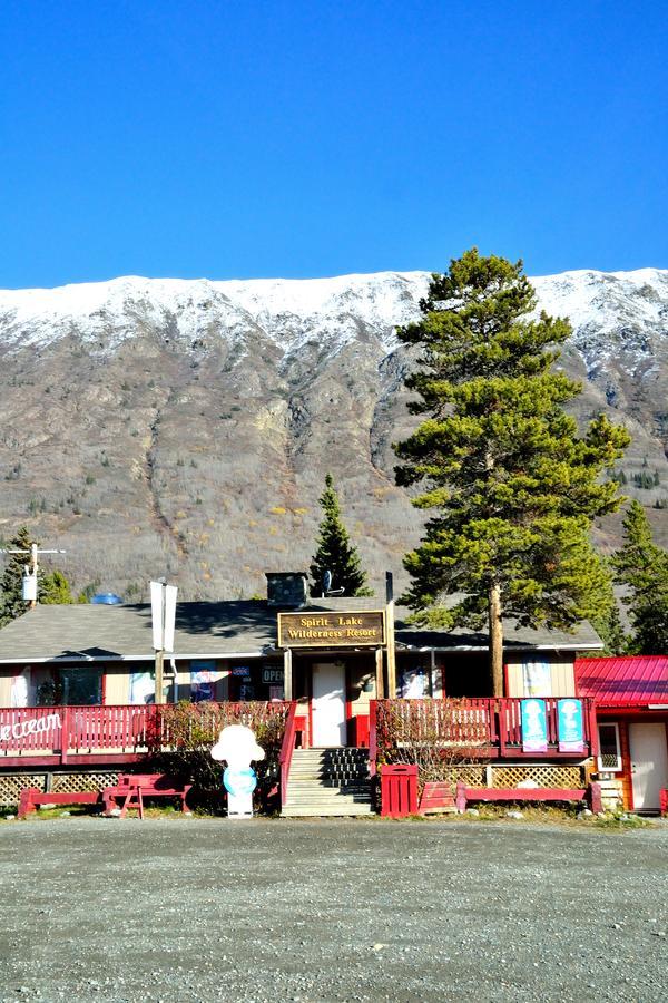 Spirit Lake Lodge Whitehorse Exteriör bild